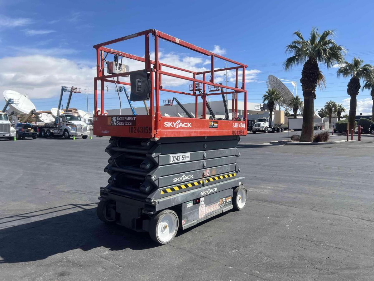 2018 Skyjack SJ4740