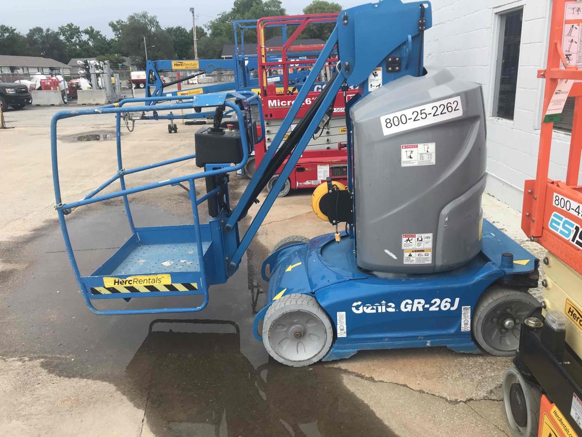 2019 Genie GR26J