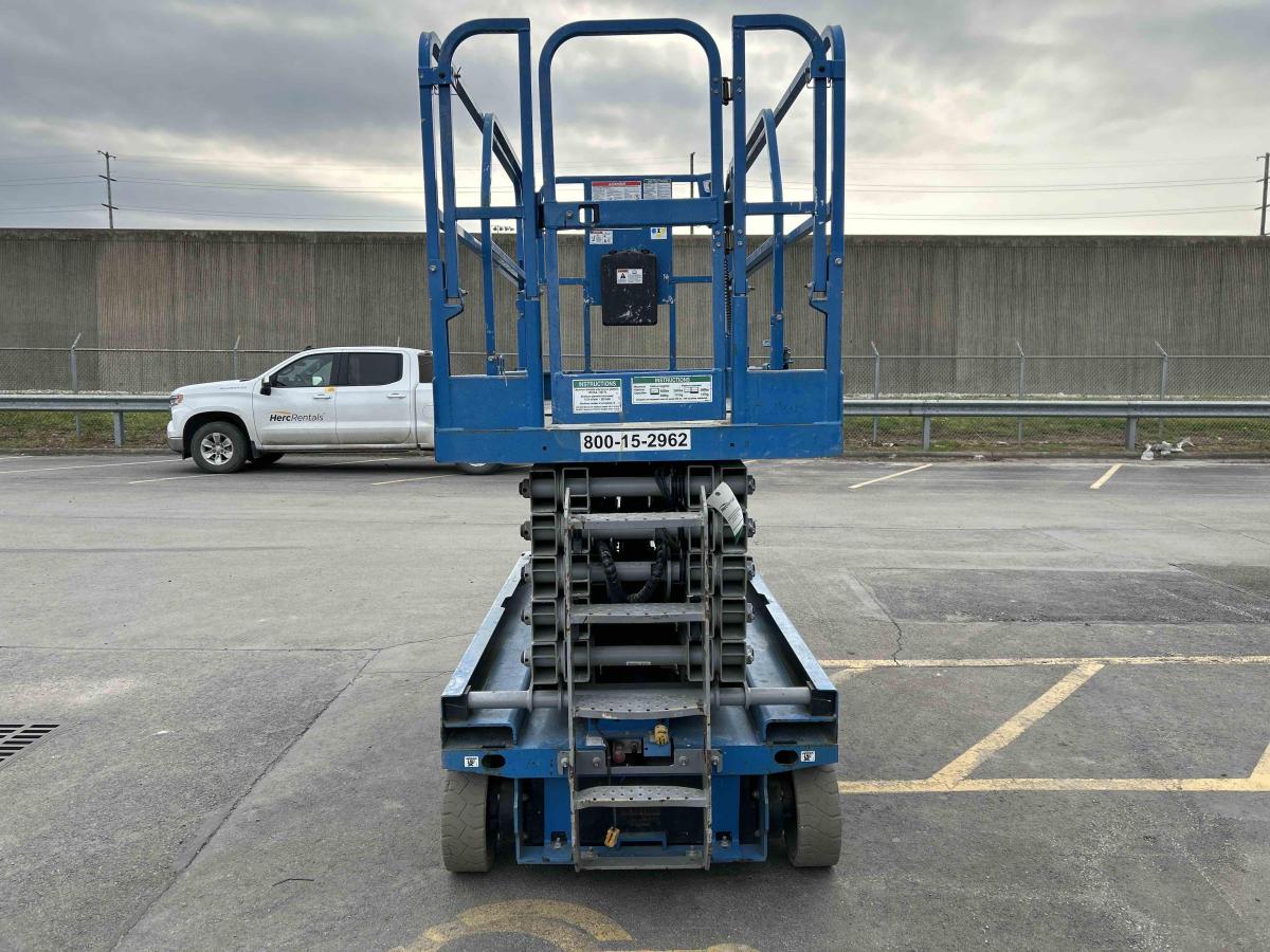 2017 Genie GS-4047