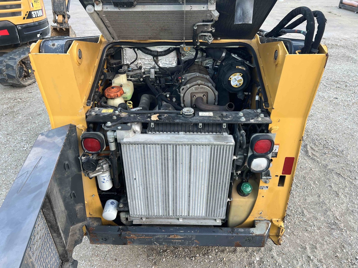 2021 John Deere 318G-5