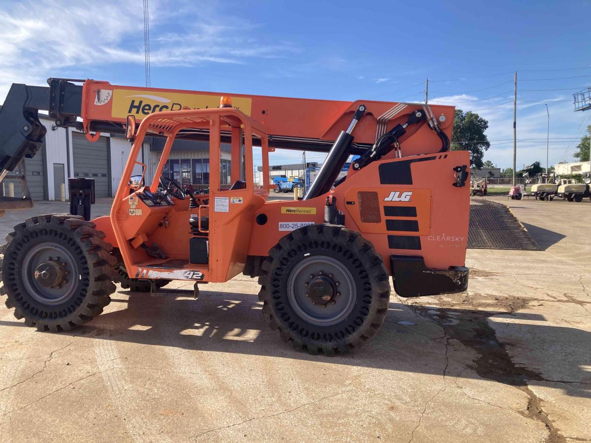 2019 SkyTrak 10042