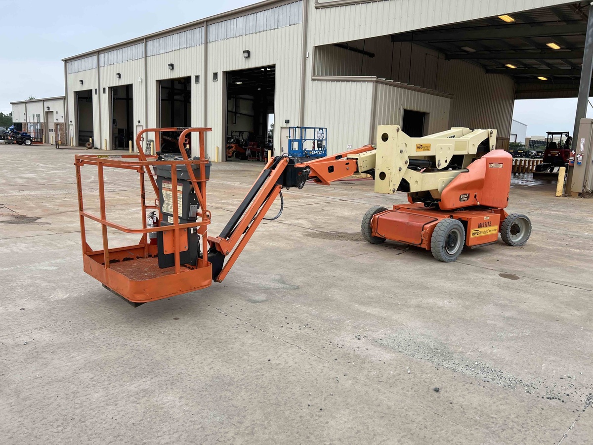 2016 JLG E400AJPN-1