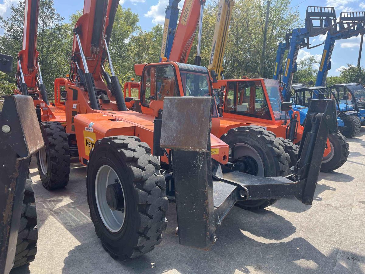 2020 SkyTrak 10042