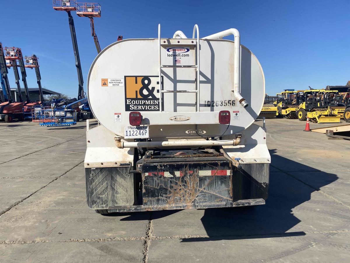 2019 Freightliner M2106