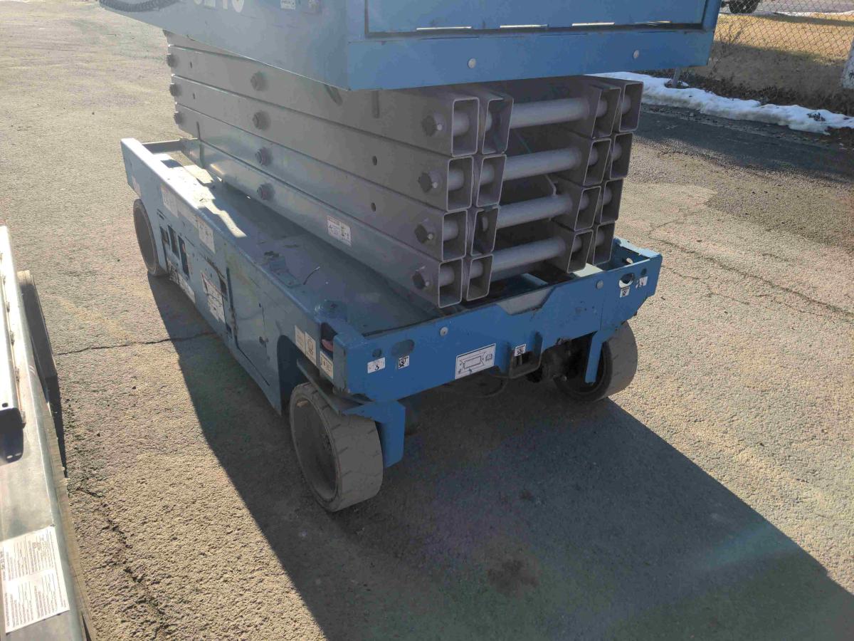 2017 Genie GS-3246