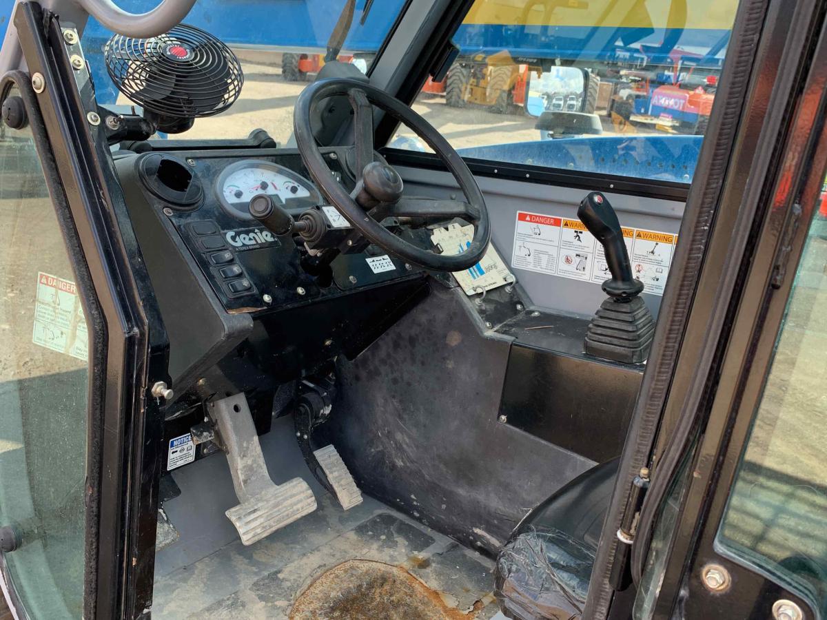 2013 Genie GTH 844