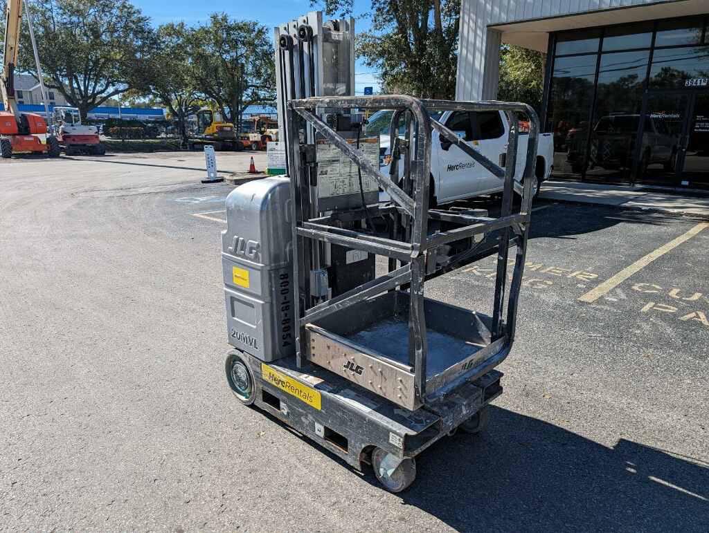 2018 JLG 20MVL
