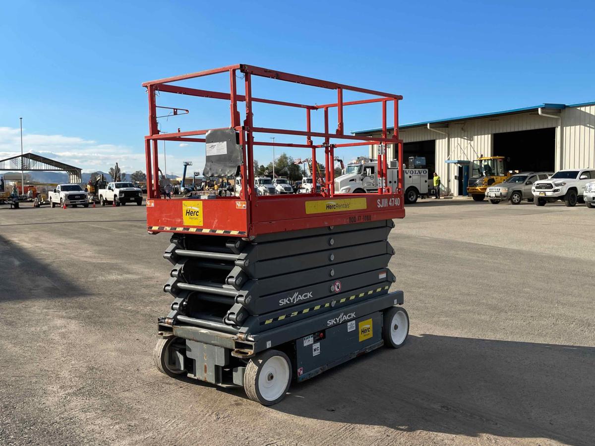 2017 Skyjack SJ4740