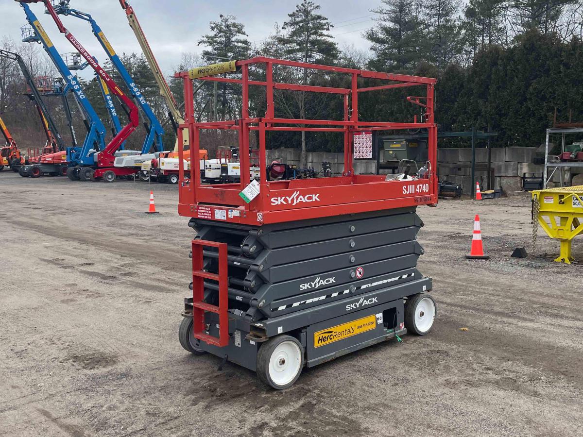 2017 Skyjack SJ4740