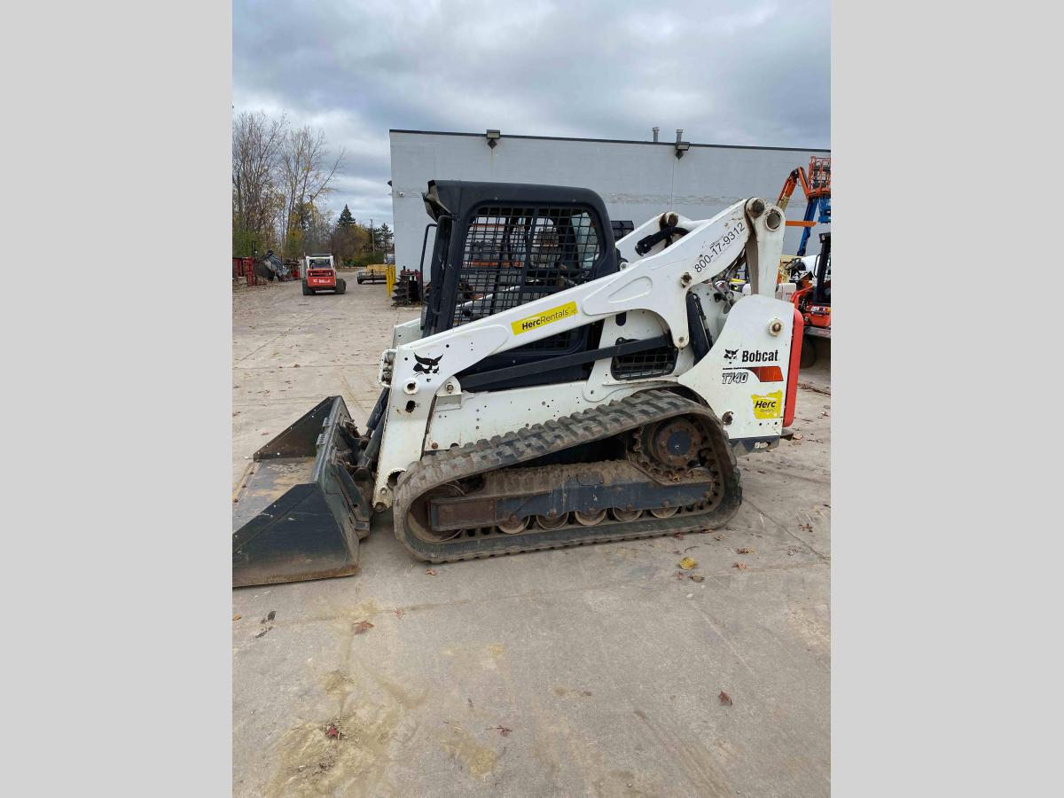2017 Bobcat T740
