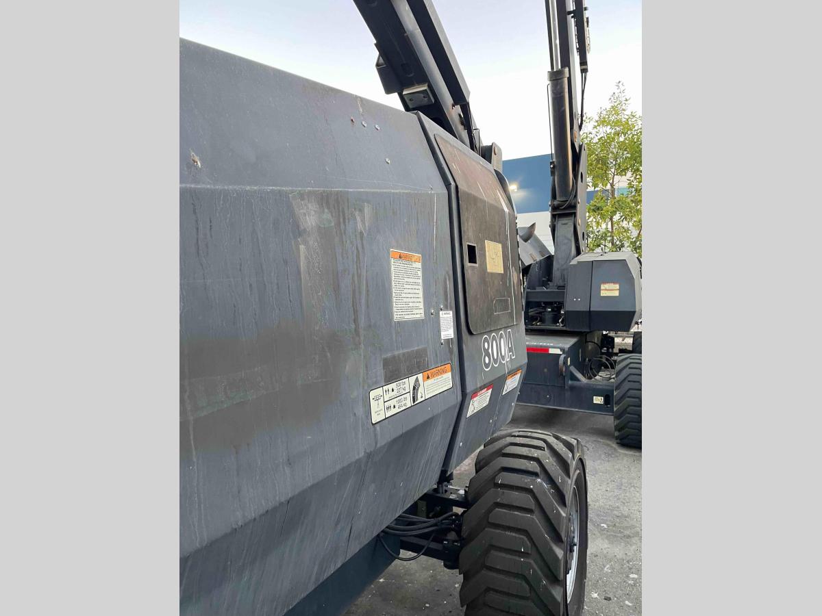 2012 JLG 800A