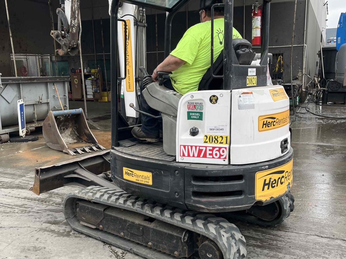 2016 Bobcat E32