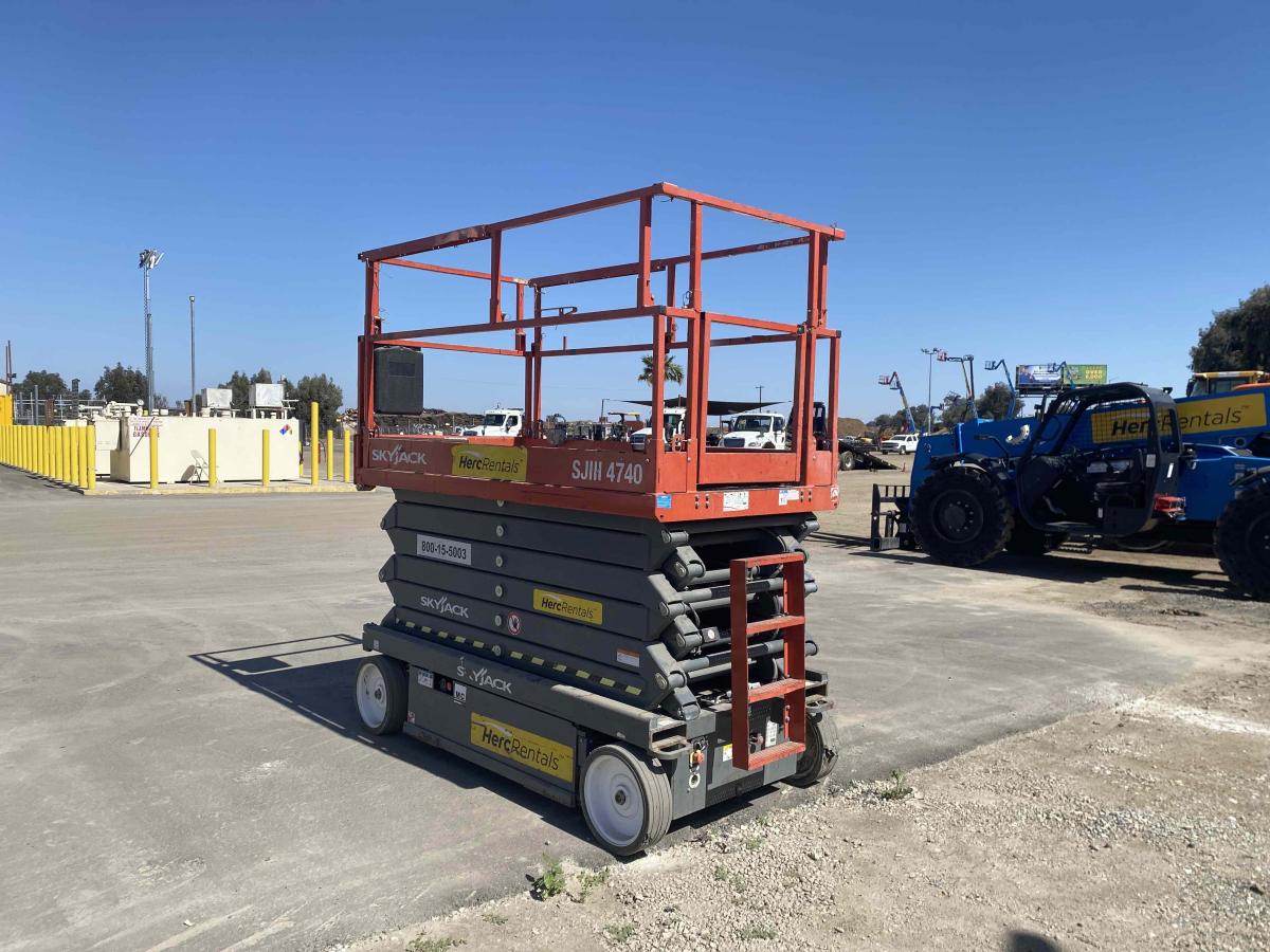 2017 Skyjack SJ4740-4