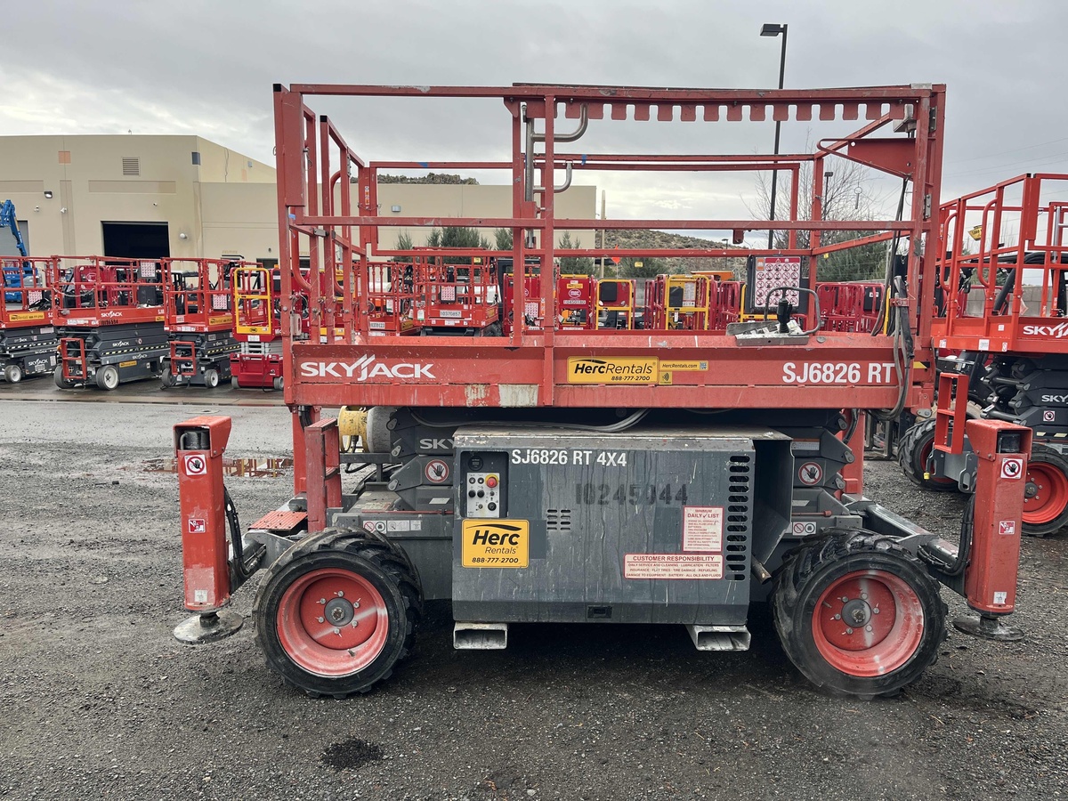 2018 Skyjack SJ-6826RT