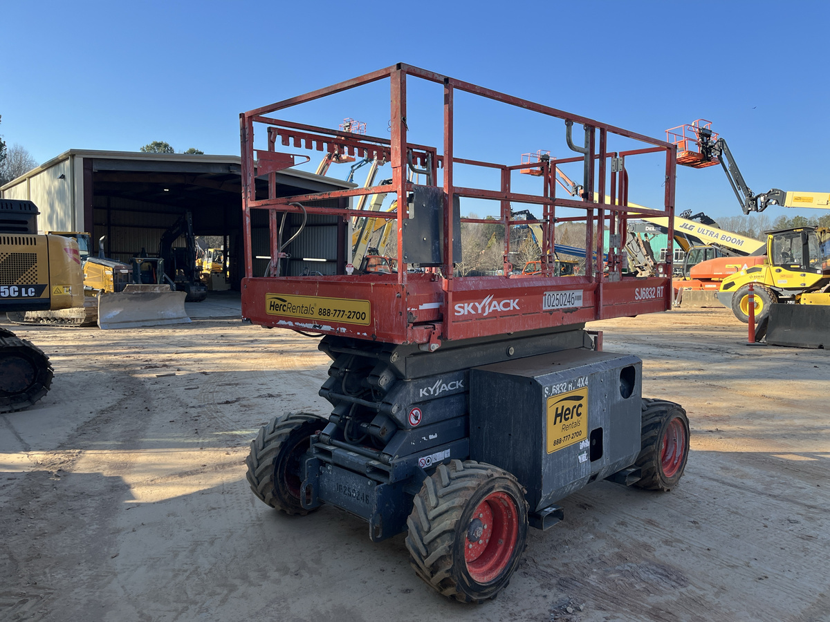 2018 Skyjack SJ-6832RT-3
