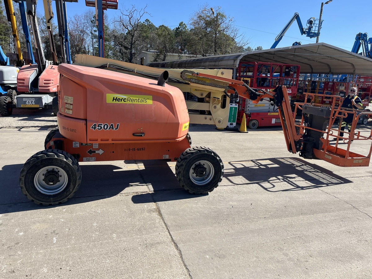 2017 JLG 450AJ-14