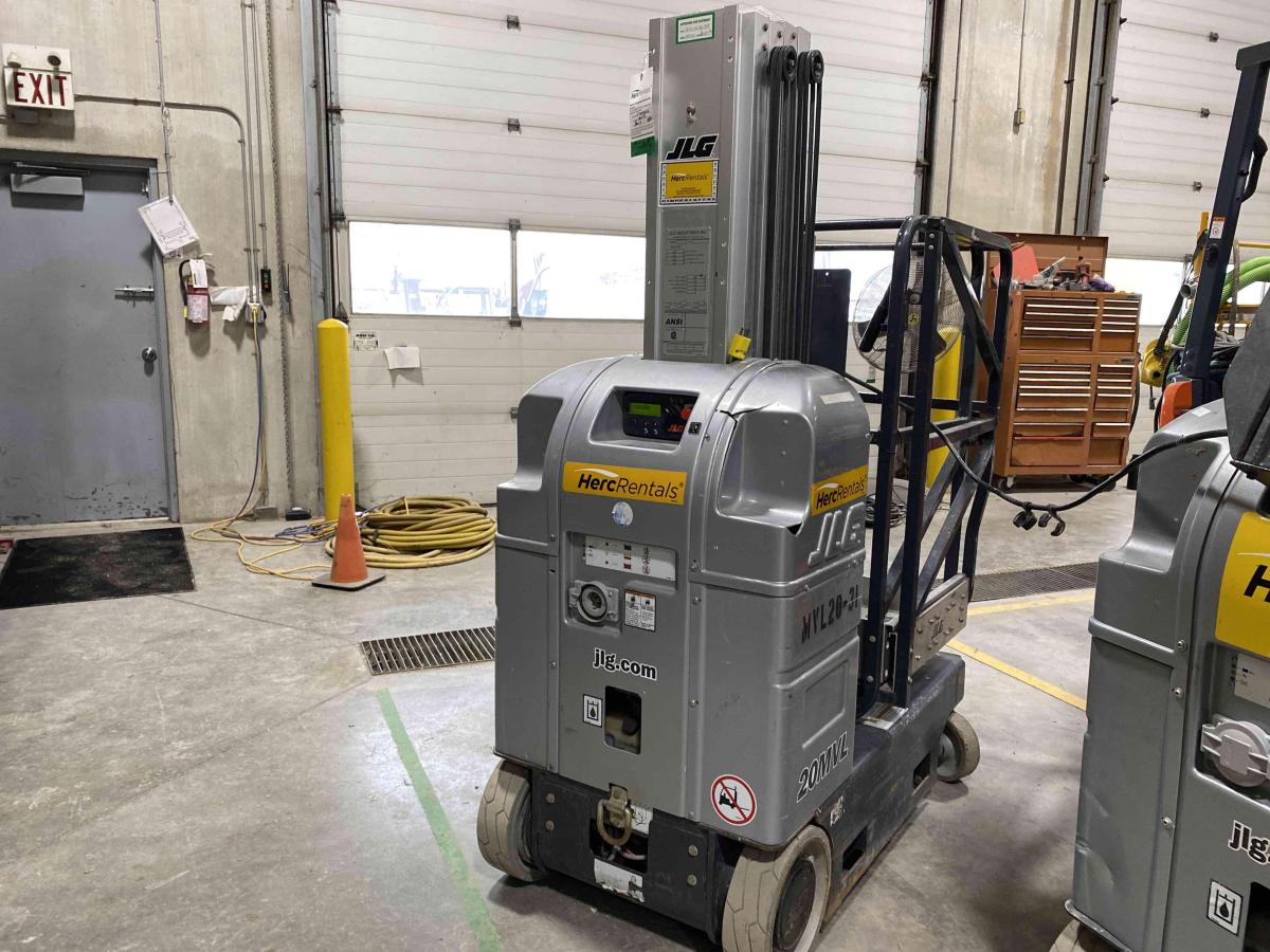 2016 JLG 20MVL