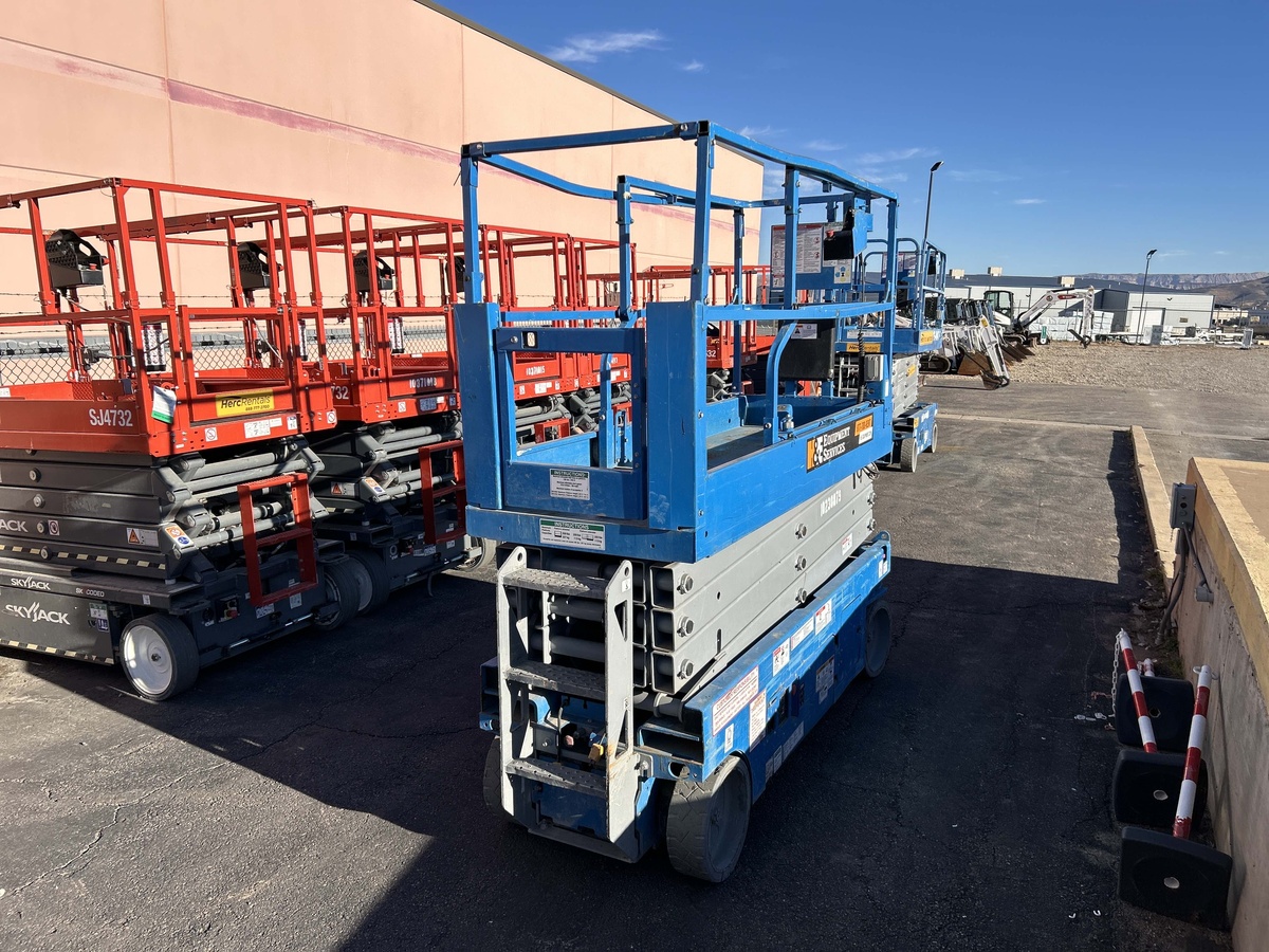 2017 Genie GS-2632-4