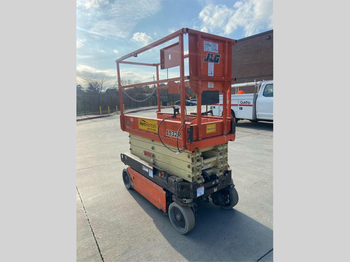 2018 JLG 1932R
