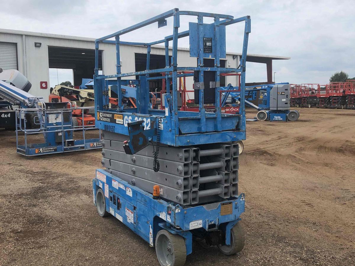 2016 Genie GS-3232