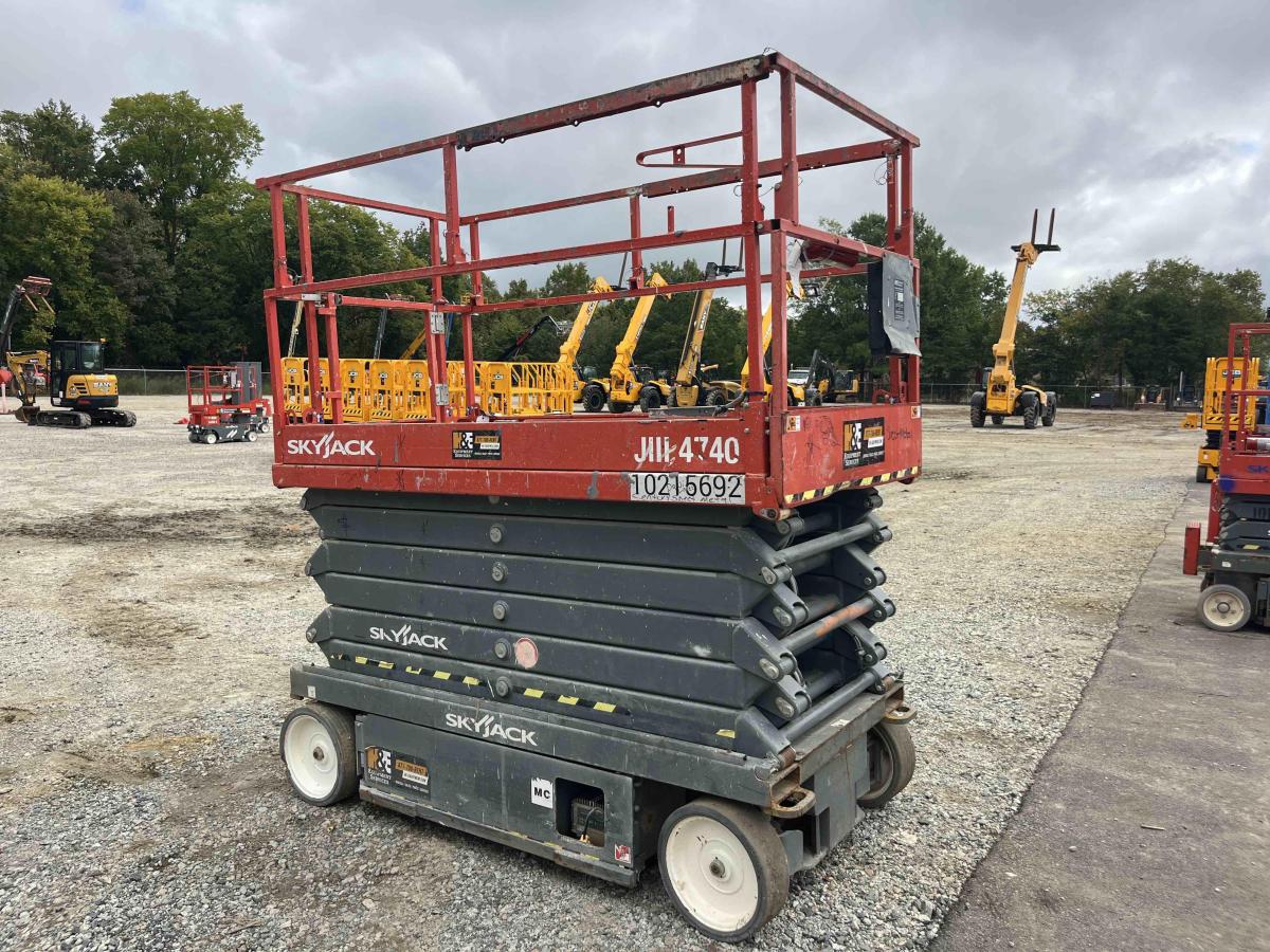 2017 Skyjack SJ4740