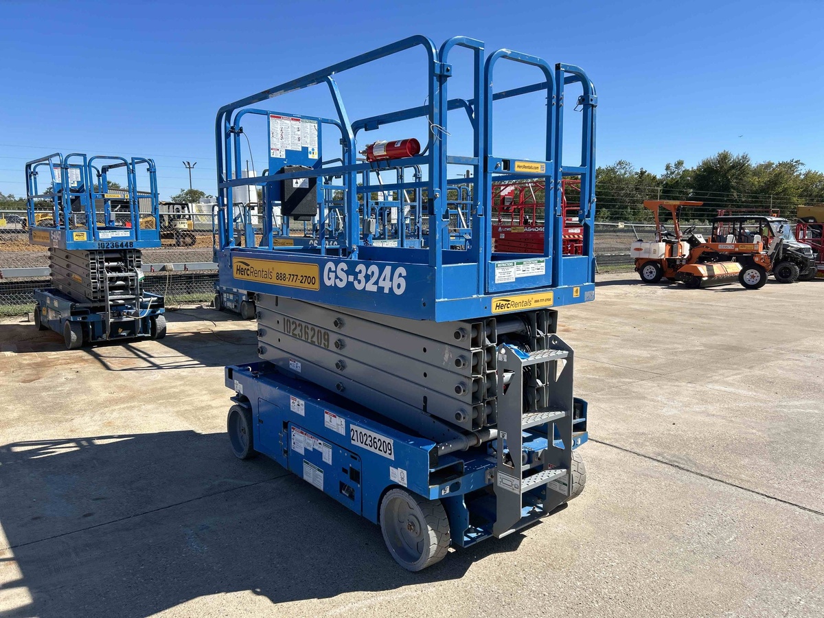 2018 Genie GS-3246-4