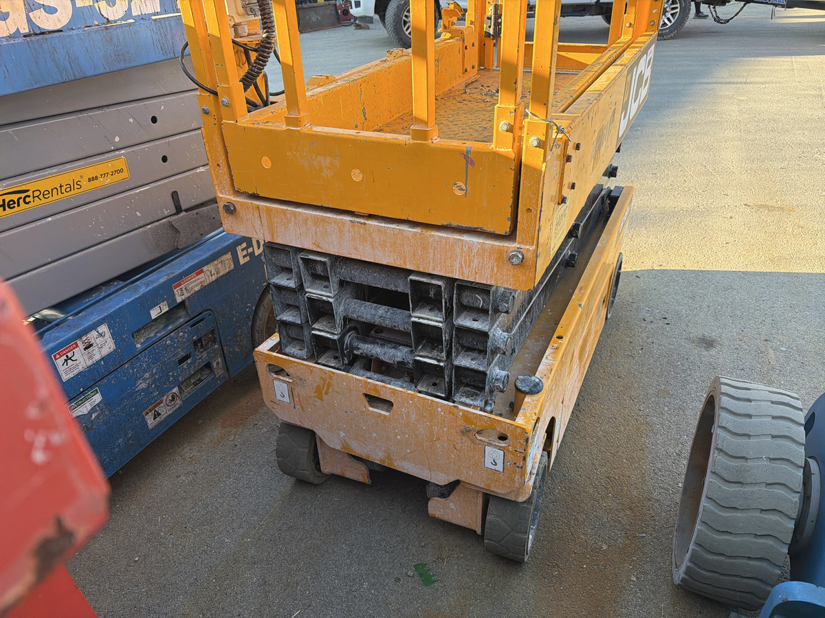 2023 JCB S1930E-4
