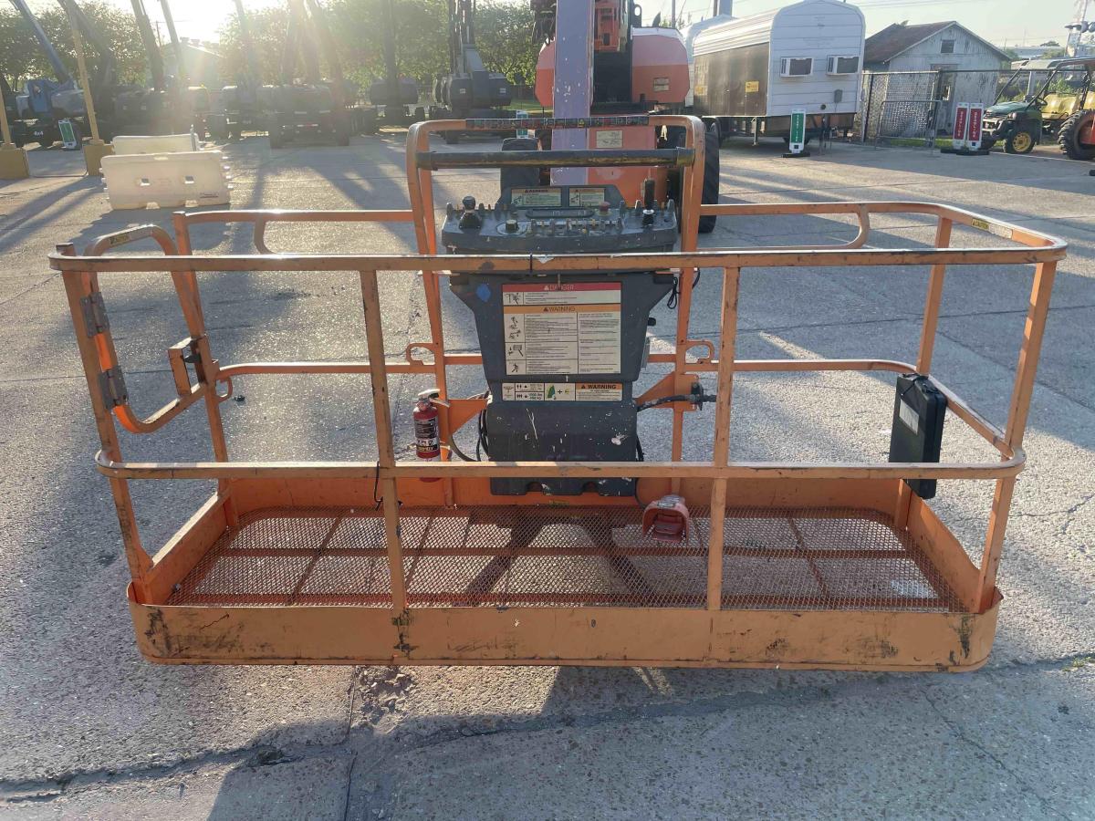 2017 JLG 1200SJP