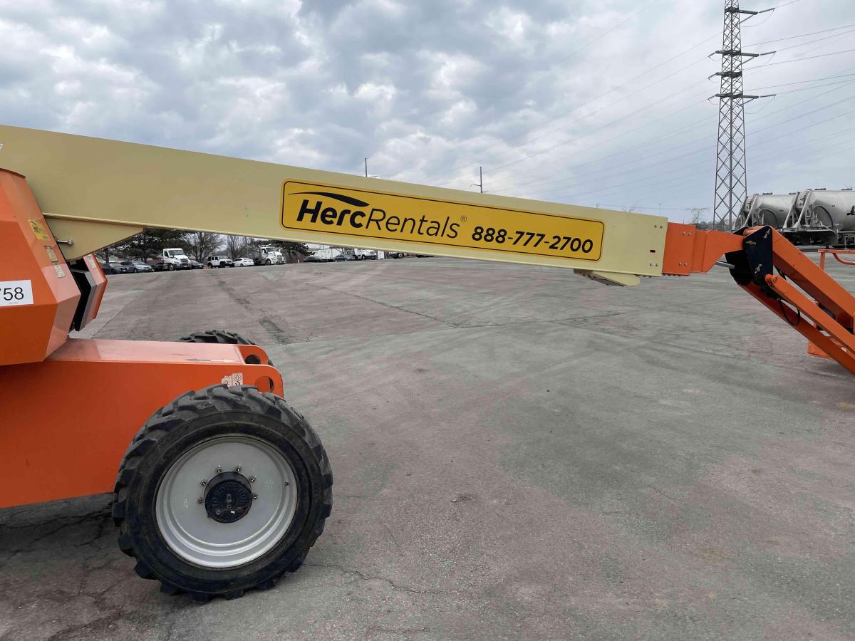 2011 JLG 660SJ