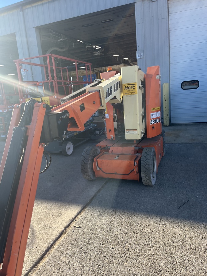 2015 JLG E300AJP