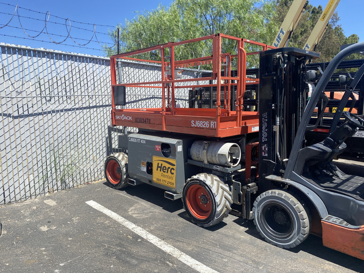 2018 Skyjack SJ-6826RT