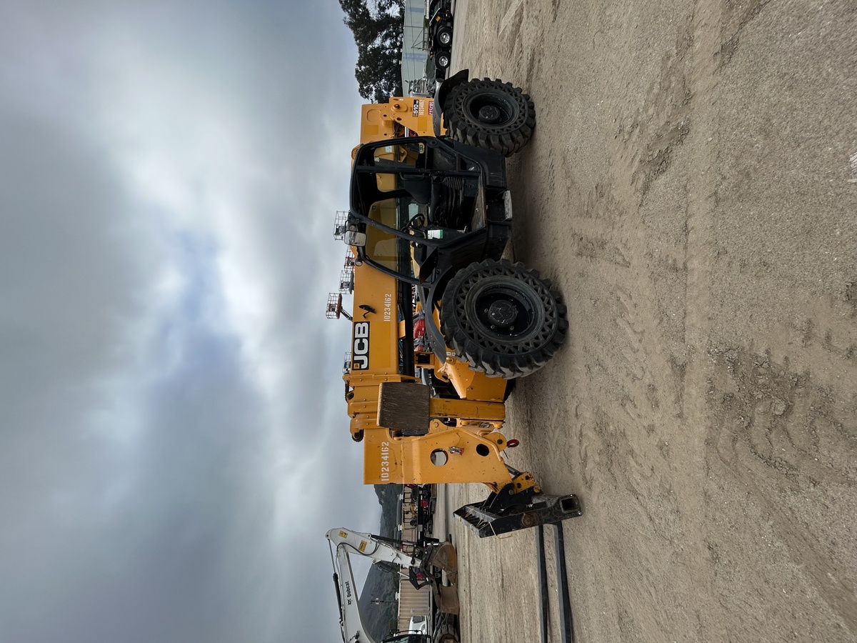 2018 JCB 510-56-8
