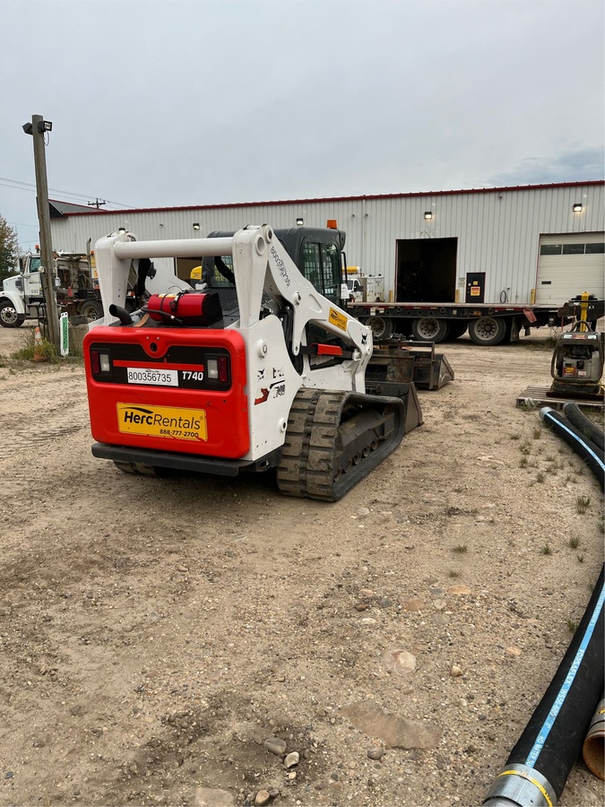 2022 Bobcat T740-3