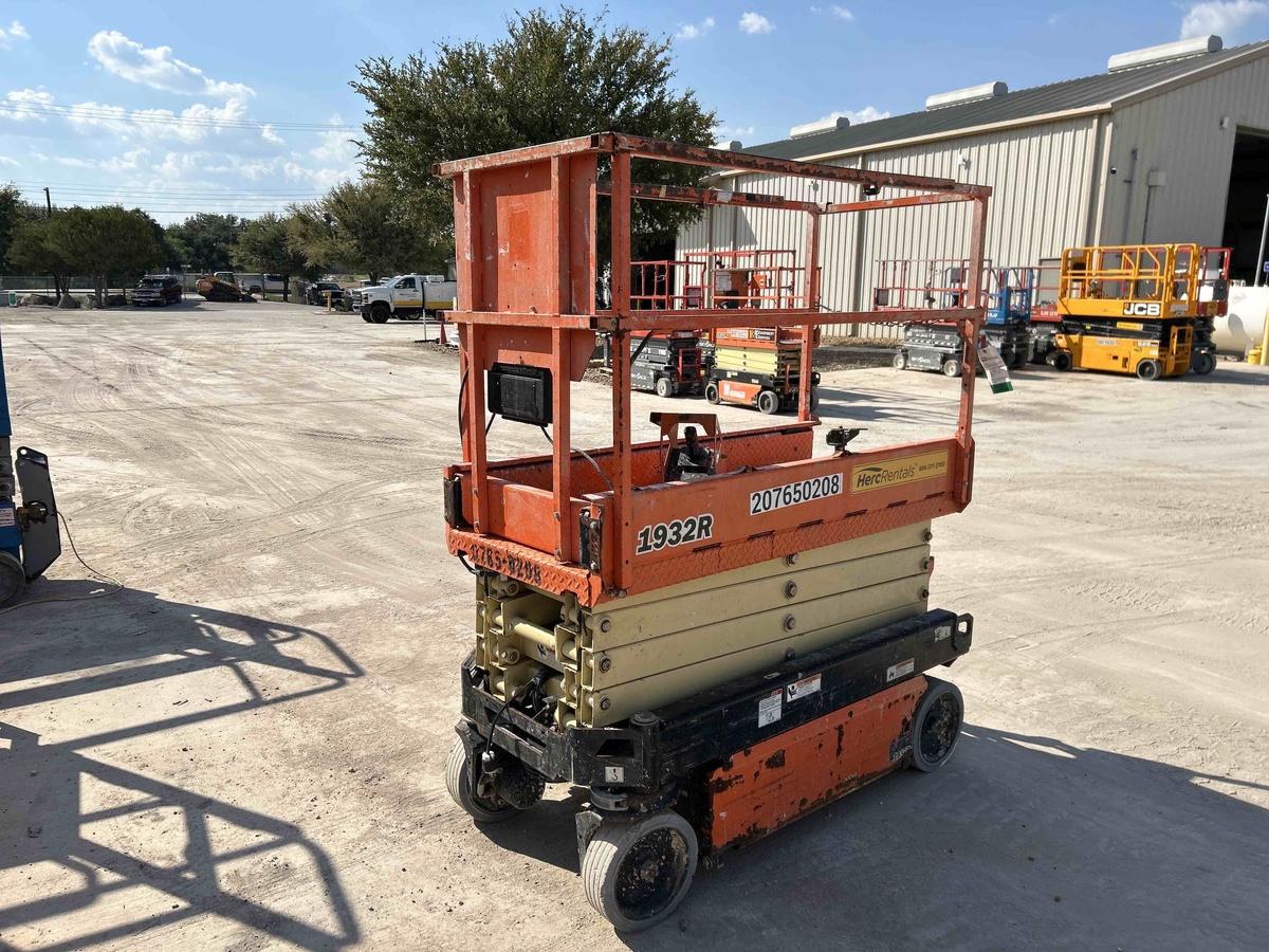 2018 JLG 1932R-3