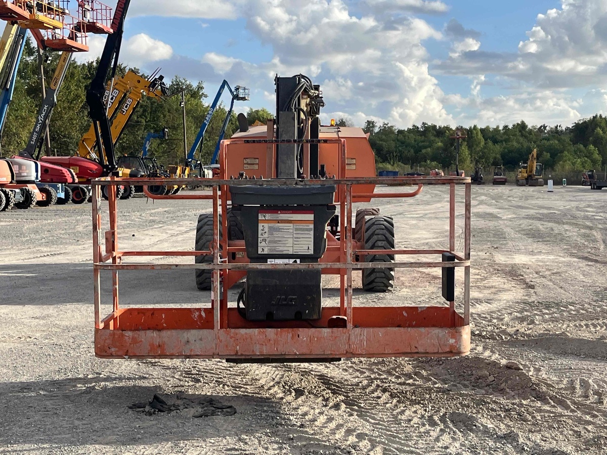 2017 JLG 800AJ-14