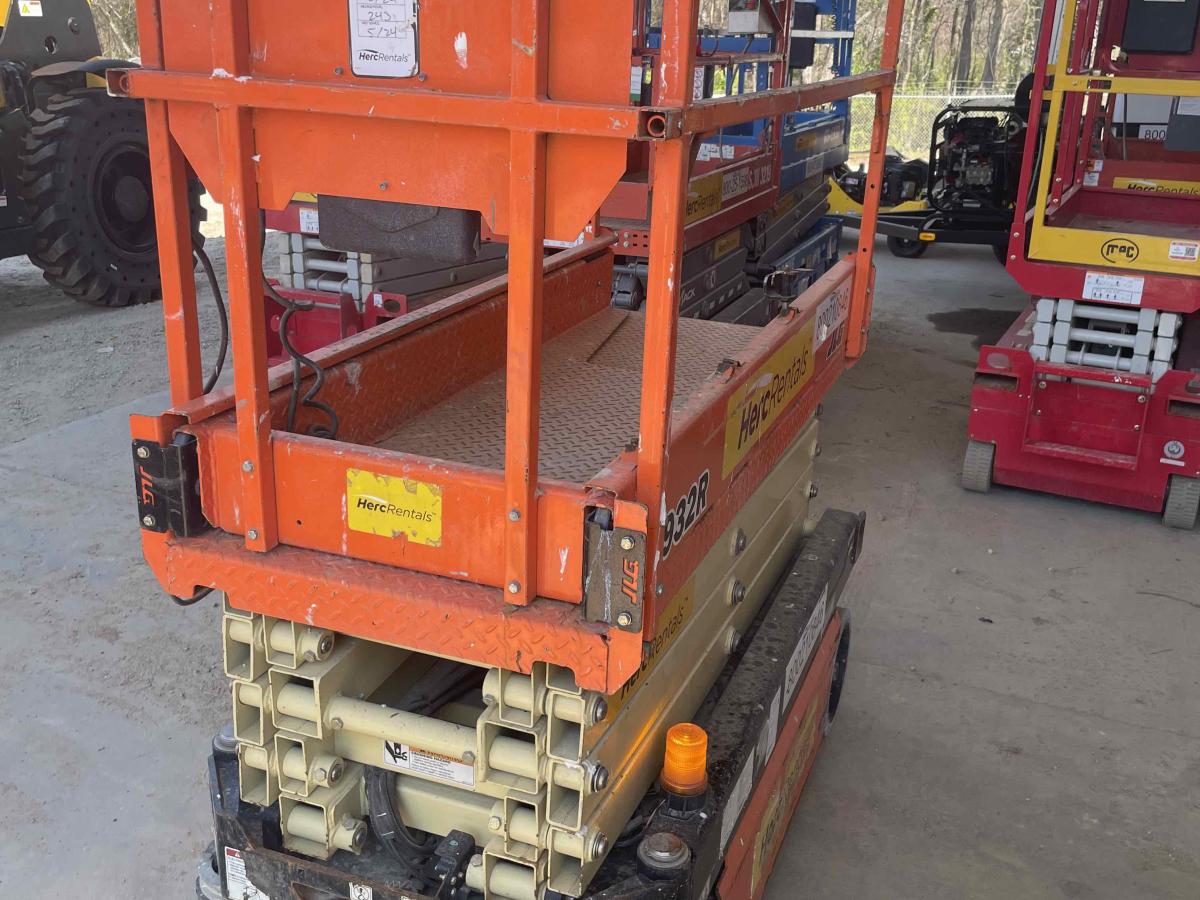 2018 JLG 1932R