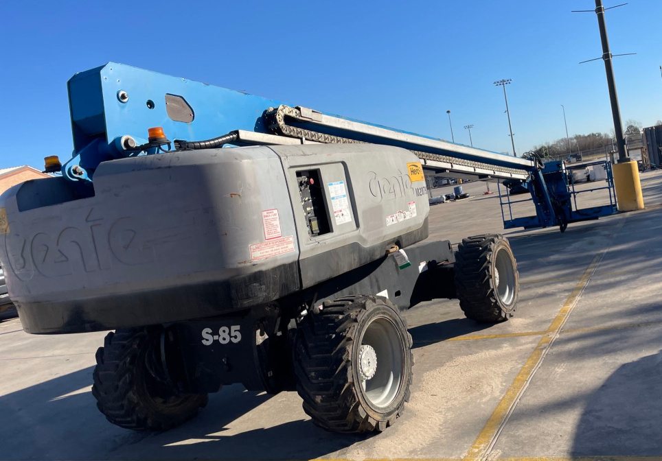 2017 Genie S-85