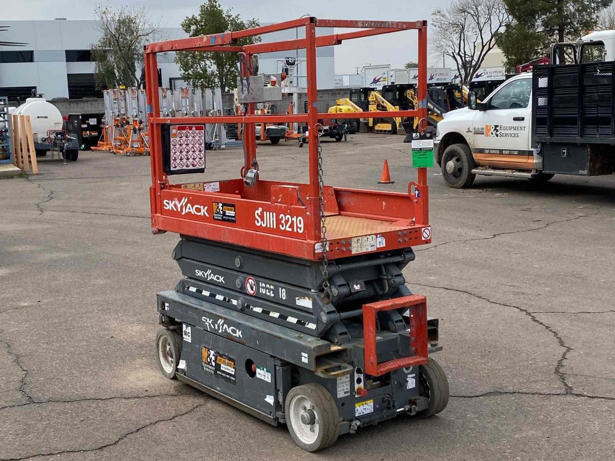 2017 Skyjack SJ3219
