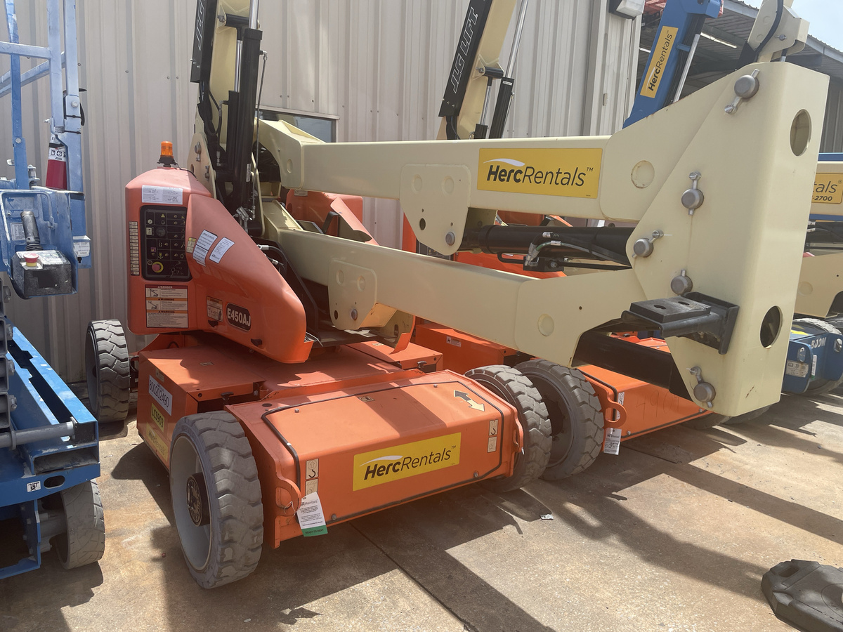 2018 JLG E450AJ