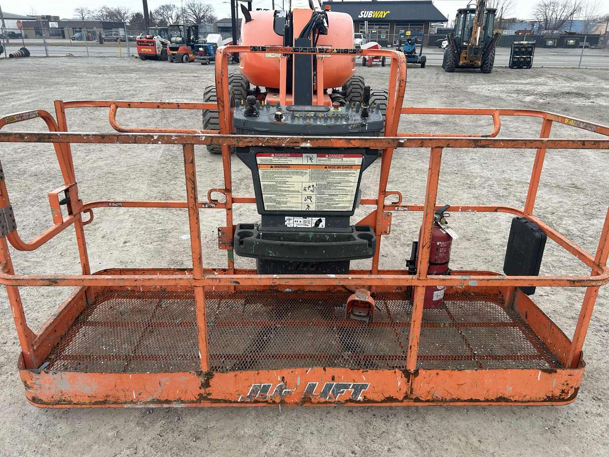 2016 JLG 600AJ-7