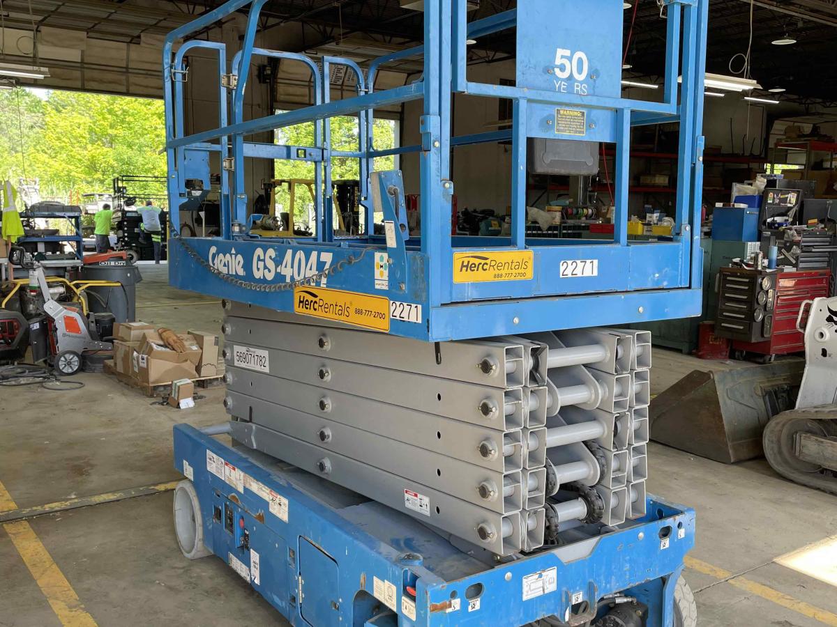 2016 Genie GS-4047