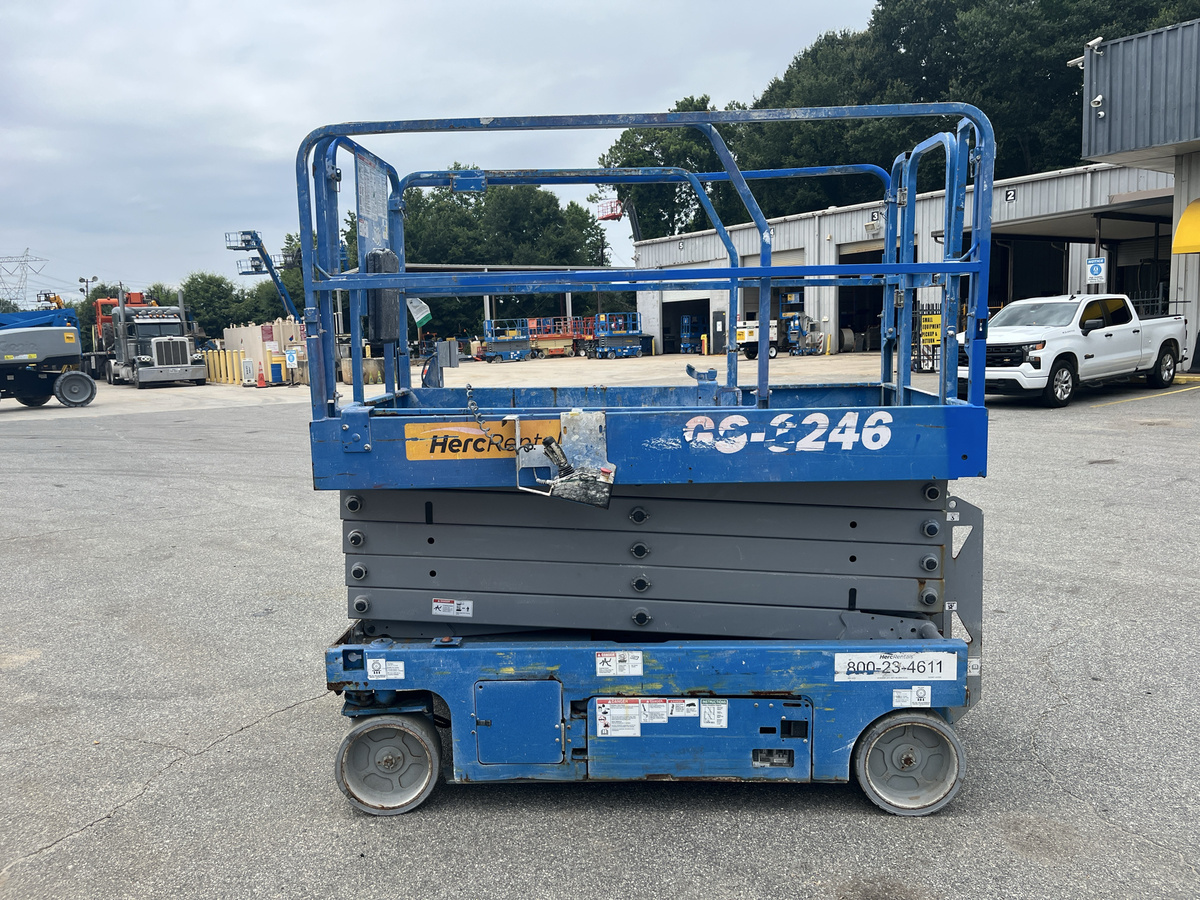 2018 Genie GS-3246