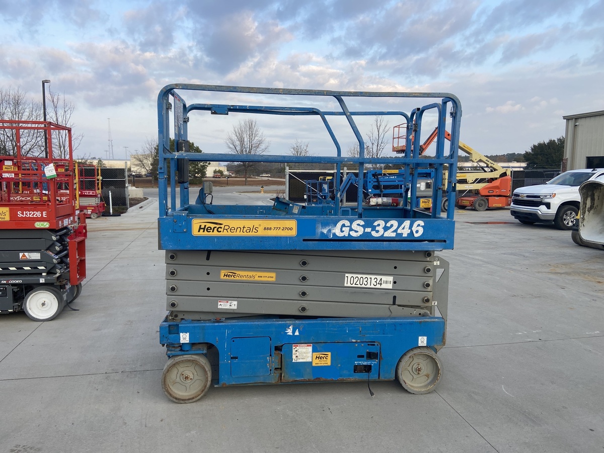 2016 Genie GS-3246