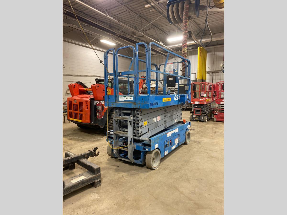 2013 Genie GS-3246-4