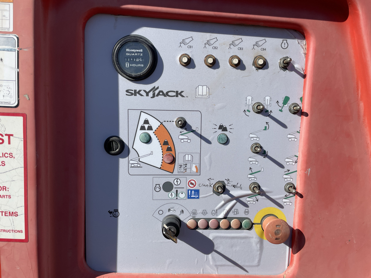 2016 Skyjack SJ82 T-5