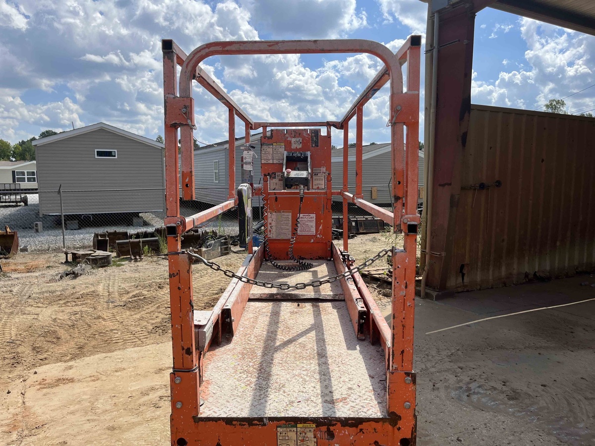 2017 JLG 2632ES-6