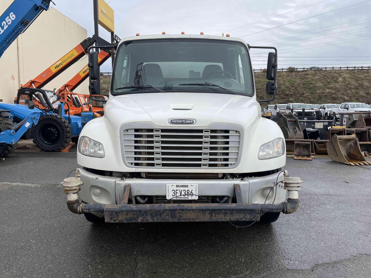 2018 Freightliner M2106