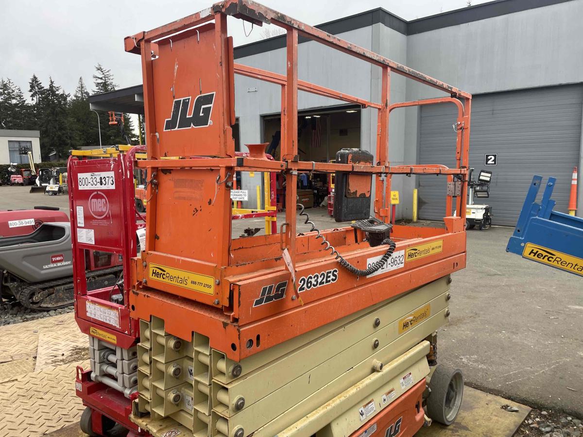 2018 JLG 2632ES