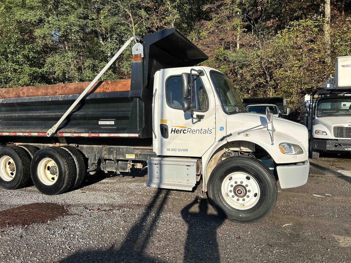 2019 Freightliner M2106-9