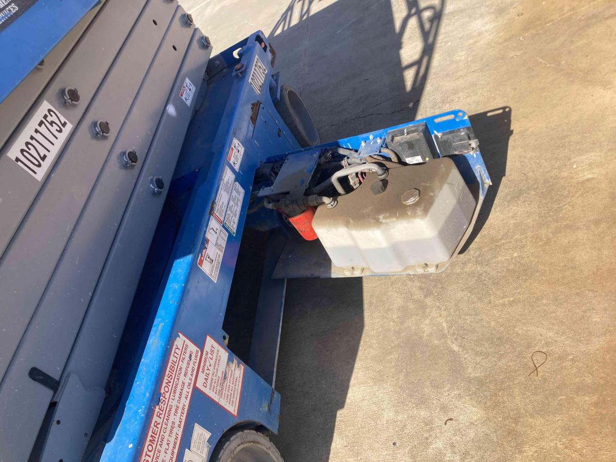 2017 Genie GS-3246-5